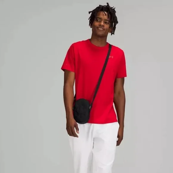 Lululemon Future Legacy Crossbody Bag Black NWT Team Canada - Picture 3 of 10